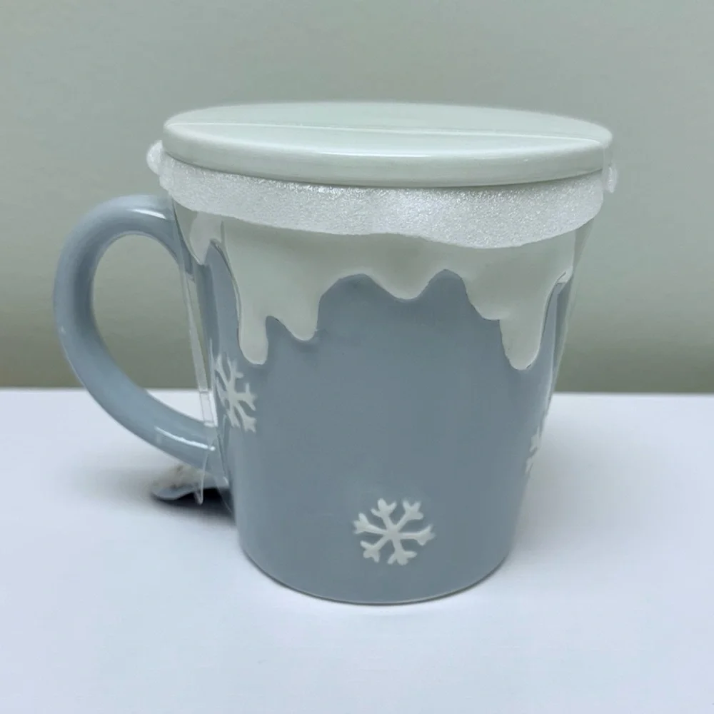 New Blue & White 8 oz. Snowflake Mug with Lid, Target Bullseye Playground 2025